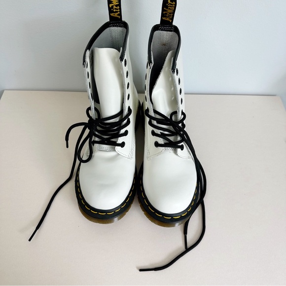 NWOT Doc Martens White Lace up 1460 Paschal leather 8-eye boot - Picture 8 of 9